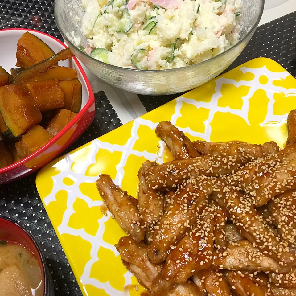 鶏手羽の甘辛煮☆ポテトサラダ☆カボチャの煮物|MEGUMIさん