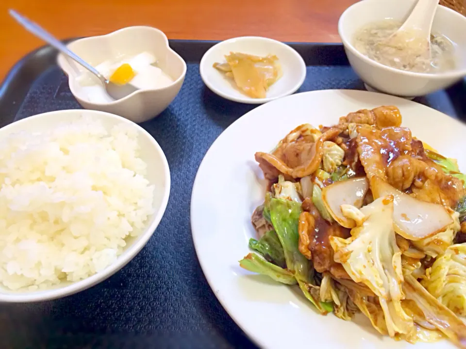 Snapdishの料理写真:中華料理屋、気合の豚肉キャベツの味噌炒め(ランチ)|Ryuichi Yoshimuraさん