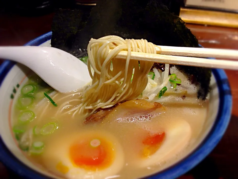 のりと半熟玉子らーめん@麺の坊 砦・渋谷|らーめん好き！さん