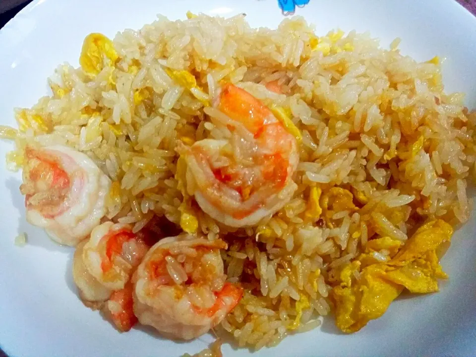 Snapdishの料理写真:Butter Prawn Fried egg Rice 🍚🍳🍤👄👅😋|🌷lynnlicious🌷さん