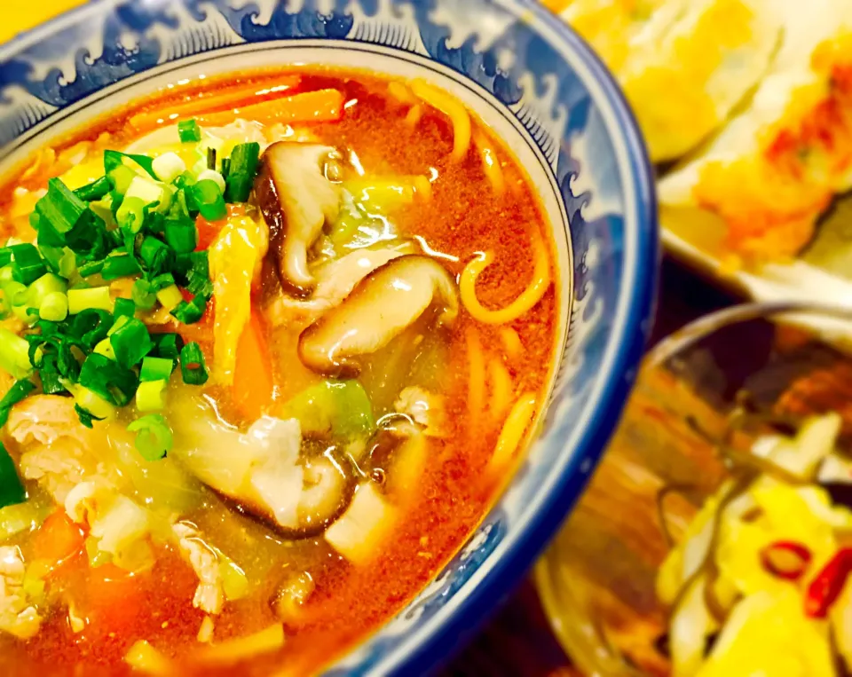 京都の実家産 無農薬野菜たっぷり あんかけ味噌ラーメン|おしぽさん