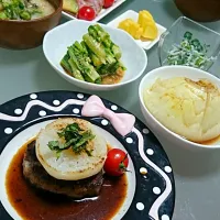 Snapdishの料理写真:お豆腐ハンバーグカブ添え|kaaamiさん