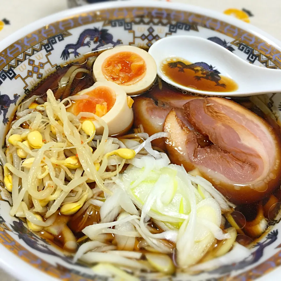 友達から貰った大阪ブラックラーメンを食べたよ！|リュカさん