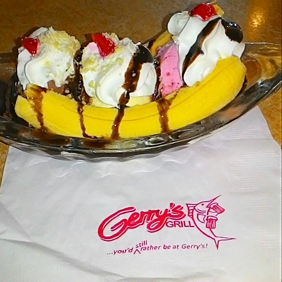 Banana split #sweets|Foodies Goodiesさん