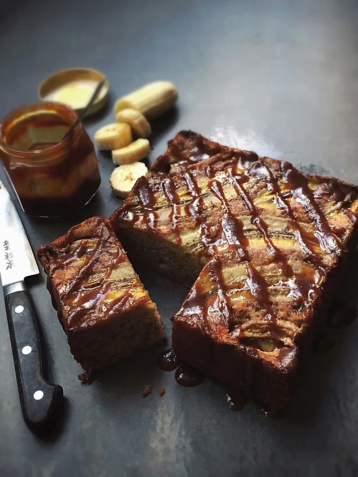 Banana and walnut upside down cake,whiskey caramel sauce.|rick chanさん