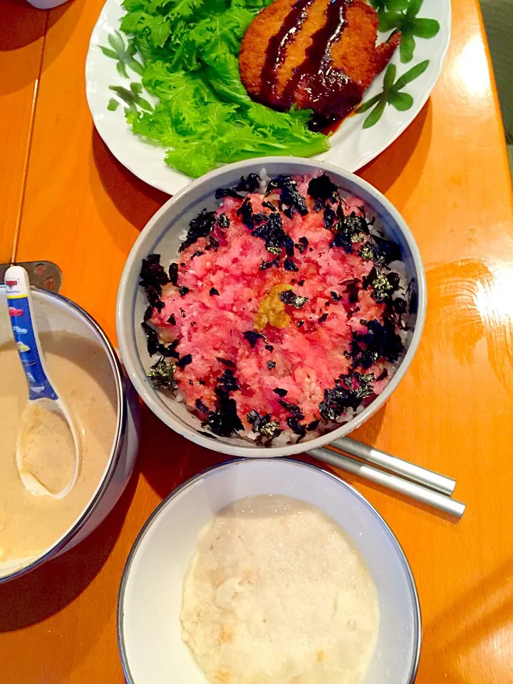 鮪すき身丼、粗挽きメンチカツ わさび菜添え、山芋トロロ|ch＊K*∀o(^^*)♪さん