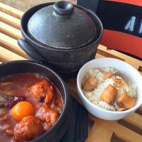 土鍋でランチ。トリカラチゲと鮭釜めし