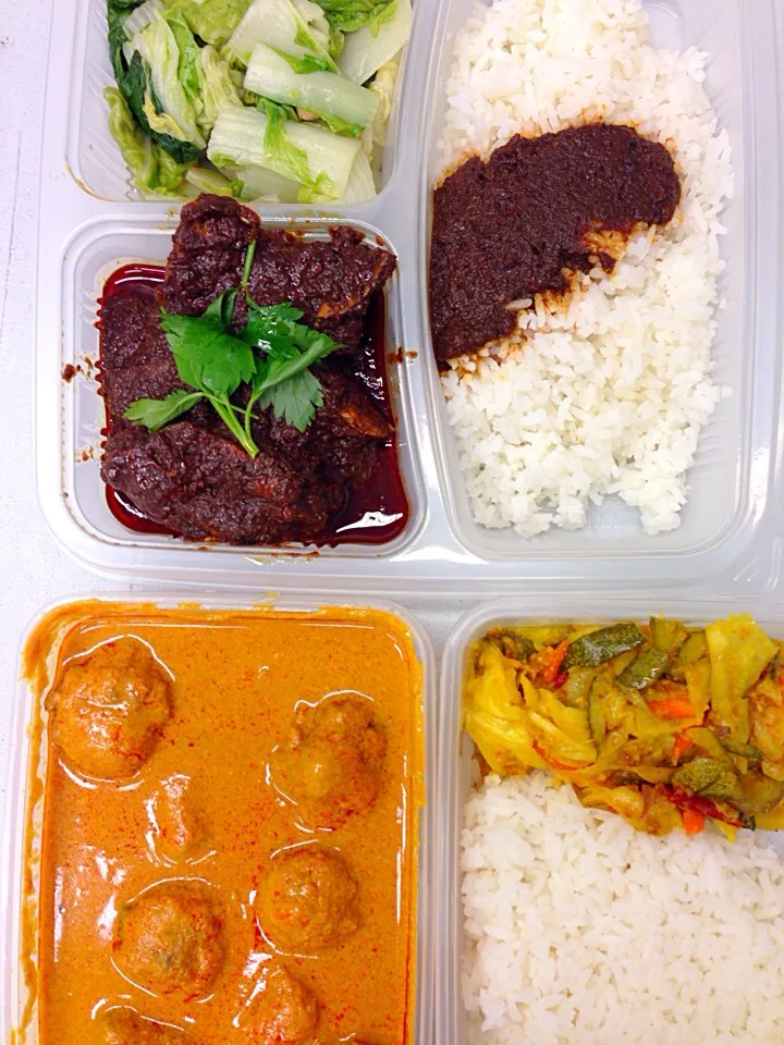 Ayam buah keluak and beef all curry|karen limさん