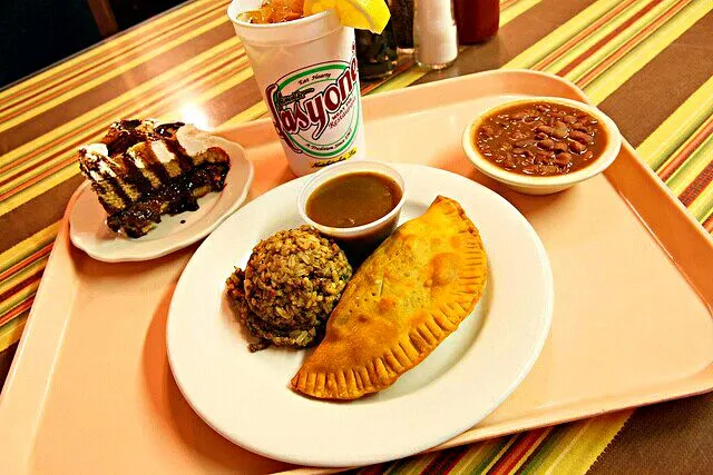 Louisiana Meat Pie #Box lunch/Deli Lasoynes Meat Pie Restaurant  😀 #Meat/Poultry #Pork #Beef #Main dish ❤ #Rice Dressing Baked Beans #Side dish #Vegetable Missi|Alisha GodsglamGirl Matthewsさん
