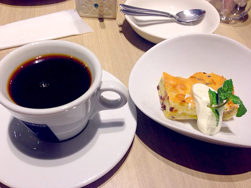 Coffee 、banana and chocolat cake♡|えいぽんさん