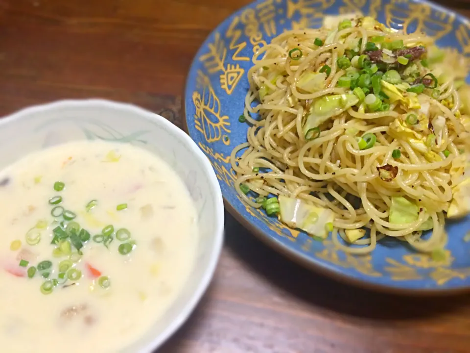 アンチョビとキャベツのパスタ＆クラムチャウダー。|まこさん