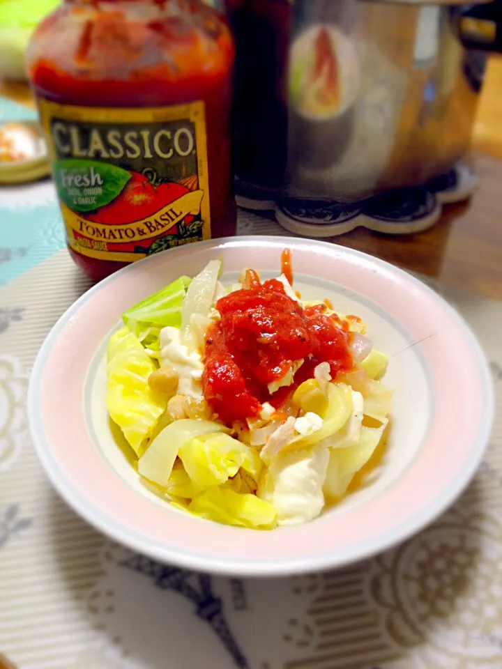 Snapdishの料理写真:1/30 クラシコ トマト&バジルソースでひよこ豆とチキンと野菜の煮込み|kykyさん