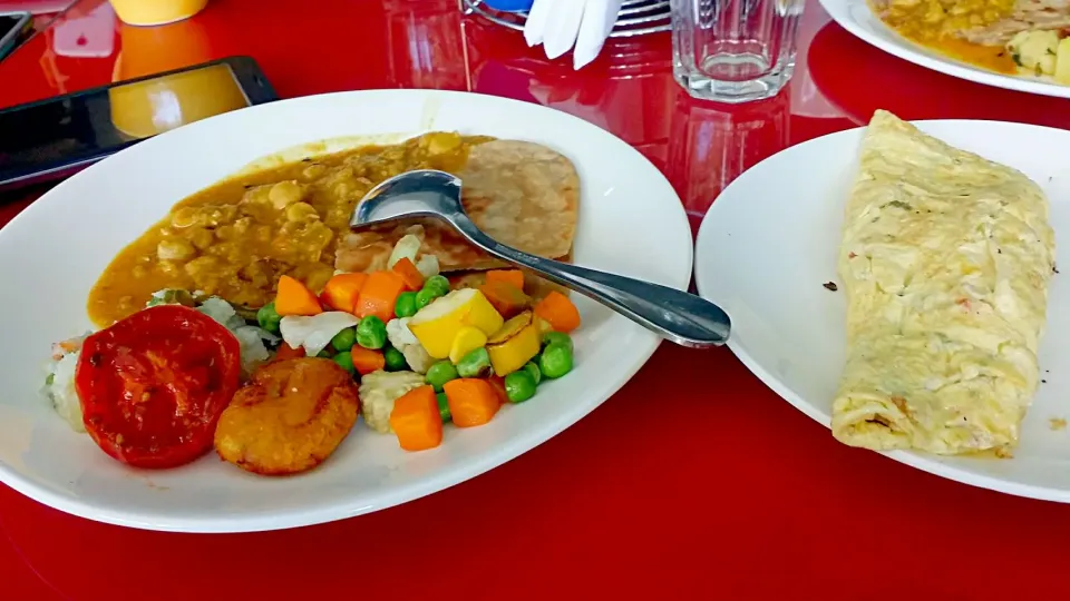 Healthy breakfast @ Hotel|malararasi subramaiamさん