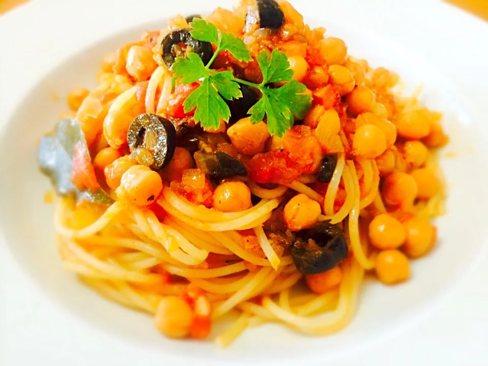 chickpea&anchovy tomato sauce pasta|Masakiさん