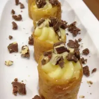 Brandy Snaps with Lemony Pastry Cream Filling|Indah Levieさん