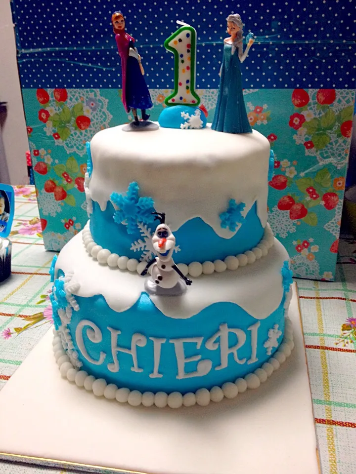 Frozen ❄️ Fondant Cake|jack tadeoさん