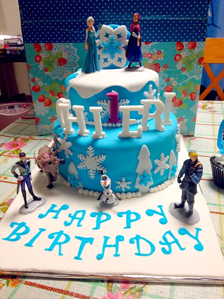 Snapdishの料理写真:Frozen Cake for Chieri's 1st Bday|jack tadeoさん