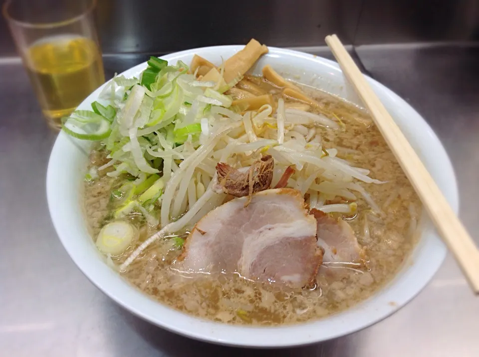 Snapdishの料理写真:千駄ヶ谷ホープ軒ラーメン🍜😈|アライさんさん