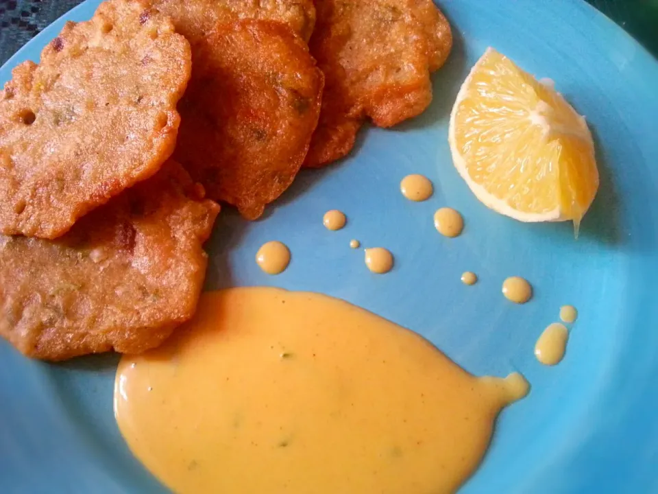 home made fritters with honey mustard sauce|Alicia Kimaliさん