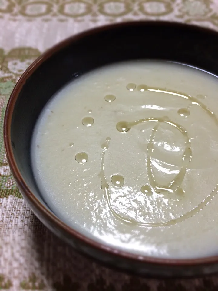 Jerusalem artichoke soup with golden flaxseed oil;)|aястасияさん