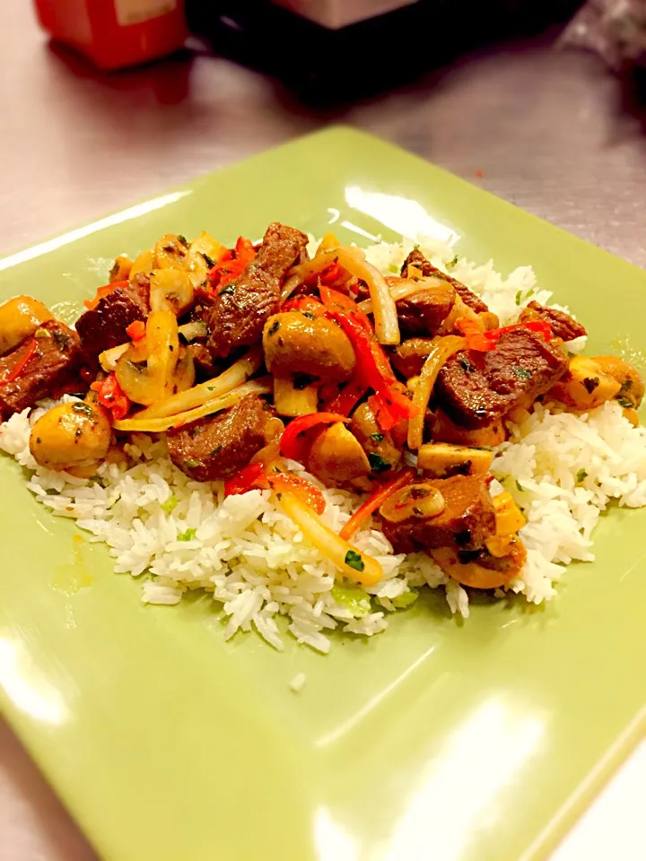 Spicy petite steak with sautéed mashrooms|chef bryanさん