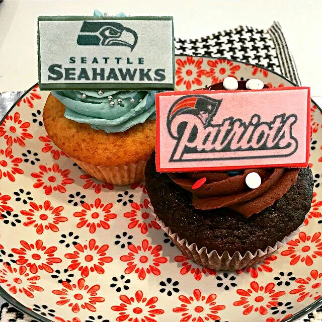 Did Somebody Say Football 🏈 #Cupcakes 🏈 Superbowl Game Day Party 😆 🏈 #Snack/Teatime #Dessert ❤|Alisha GodsglamGirl Matthewsさん