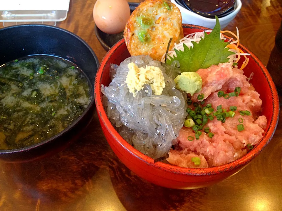 生しらすネギトロ丼|ayakaさん