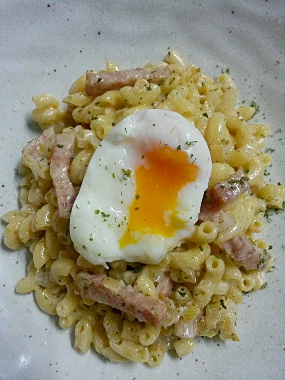 Pasta Cabonara with Poached Egg|Jeab Lertさん