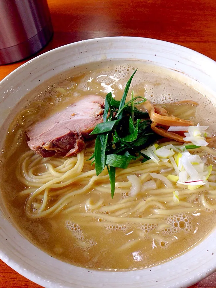 Snapdishの料理写真:鶏煮干醤油ラーメン  桐麺|Kazuo Ikedaさん