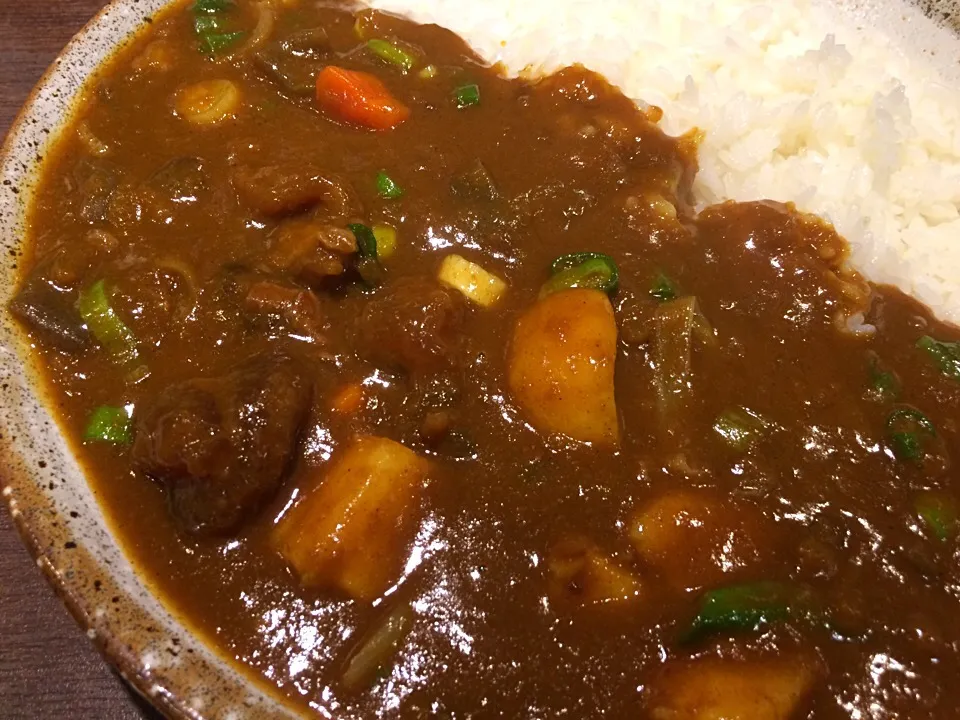 関西限定 甘くて辛いカレー、牛すじ煮込み、野菜トッピング|buhizouさん