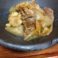 Snapdishの料理写真:玉ねぎと豚の角煮|るるさん