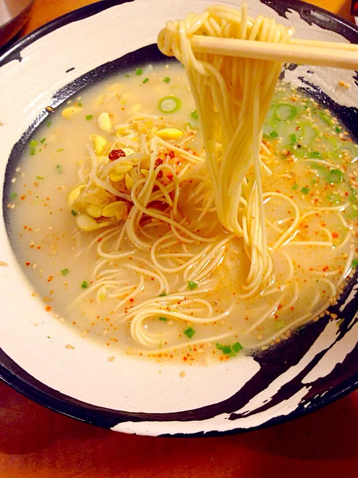 もやしバリカタ豚骨ラーメン。|中華蕎麦 銀時さん