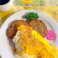 Omelette ham&cheese with roasted cereal bread|Psaiko83さん