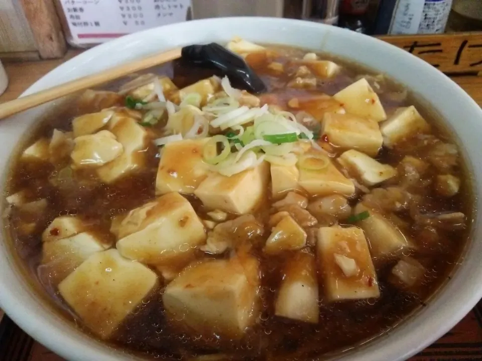 中華飯店さたけ 激辛麻婆麺を大盛りで、750円。|東京ライオンズさん