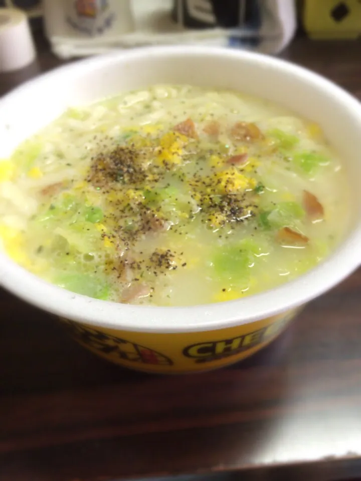 日清のどん兵衛 カルボナーラうどん|ぬぬ。さん