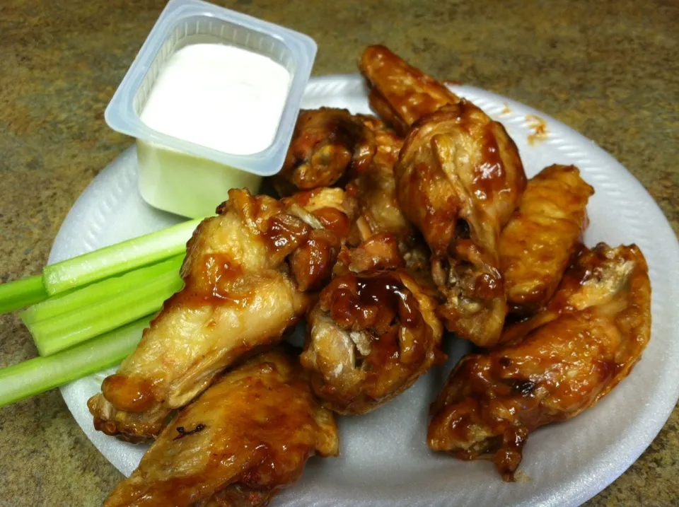 Chicken wings and bleu cheese|robb revereさん