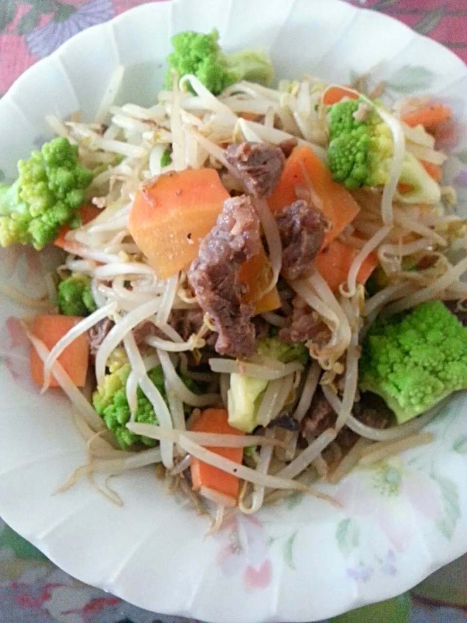 beef brocoli sau'te in organic virgin coconut oil & sesame oil//ビーフブロッコリー　オーガニック　バージン　ココナッツ　オイルと　ゴマ油炒め #Breakfast/Brunch @Miki's House|Miki Jorierose Obispoさん