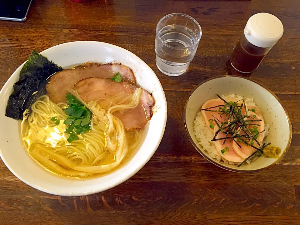 Snapdishの料理写真:ゆず塩らーめん&鶏タタキ丼|ウトスさん