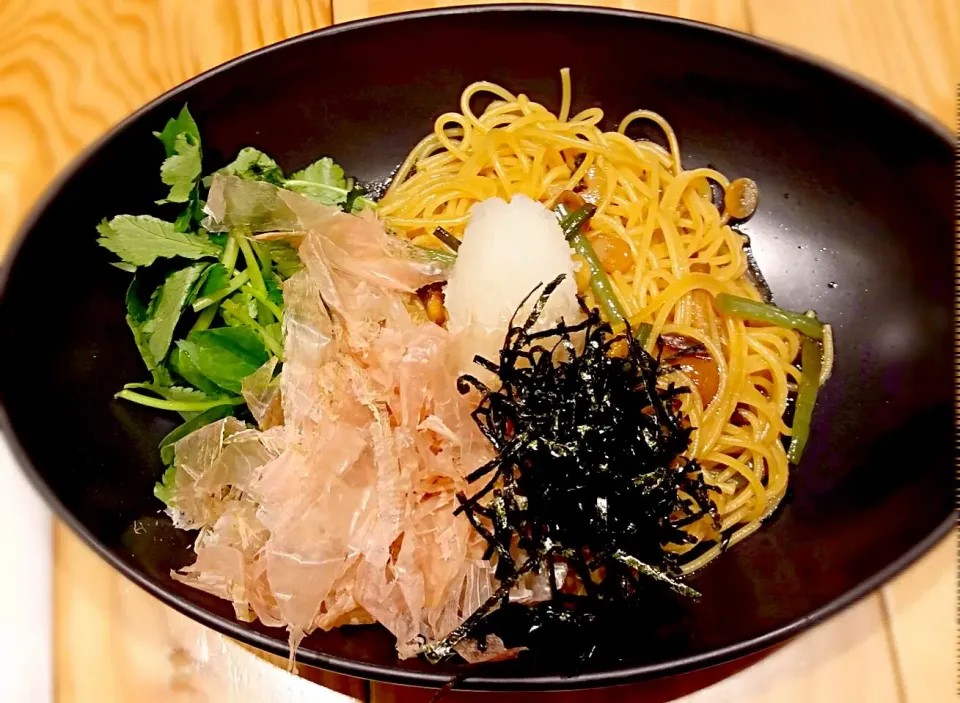 なめ茸、山菜、大根おろしの醤油パスタ|ナミさん