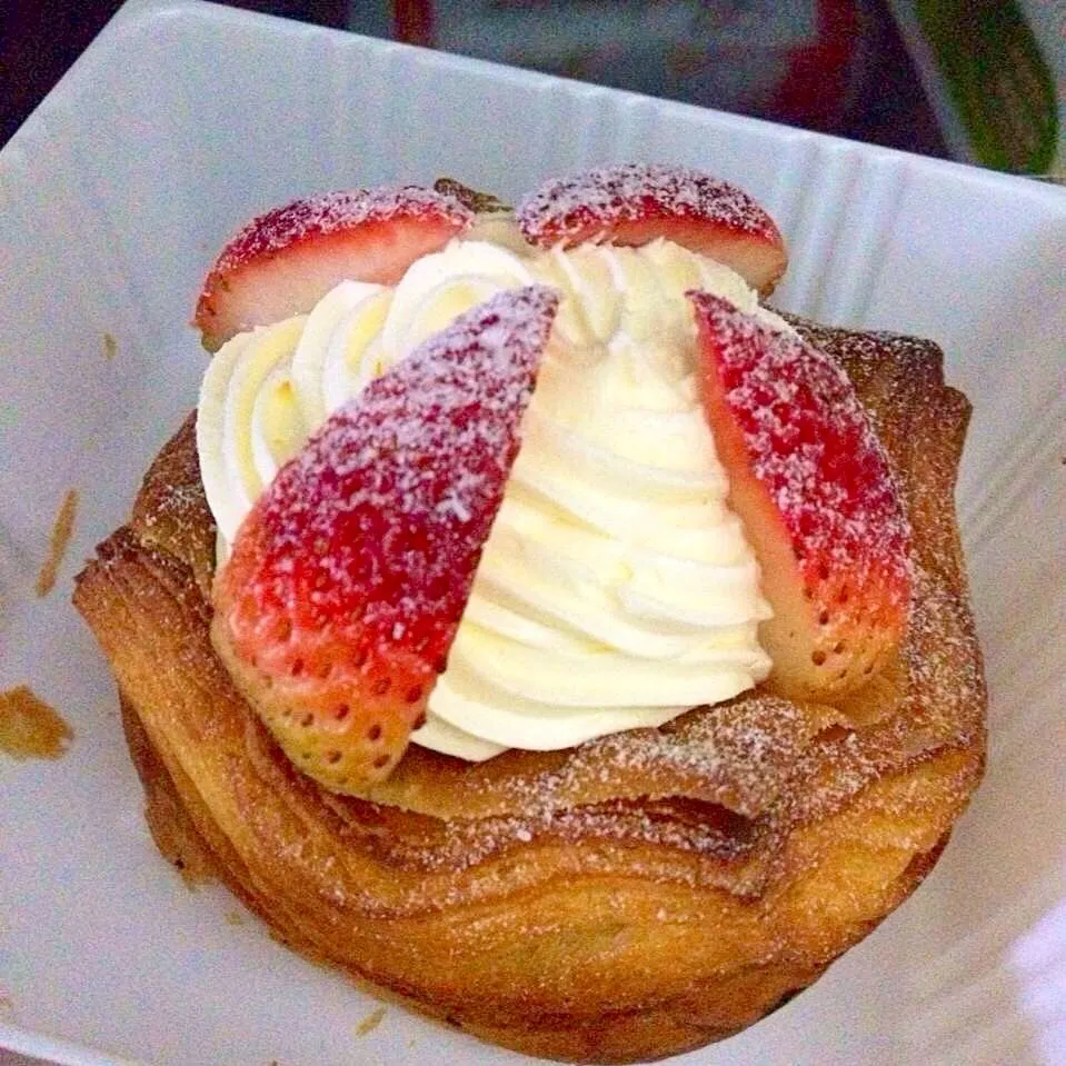 Snapdishの料理写真:cake|可以饿一个月，也可以暴食一个月的奇葩!さん