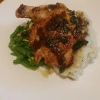 Snapdishの料理写真:Roasted chicken with pan gravy fresh mash and green beans|Staceyさん