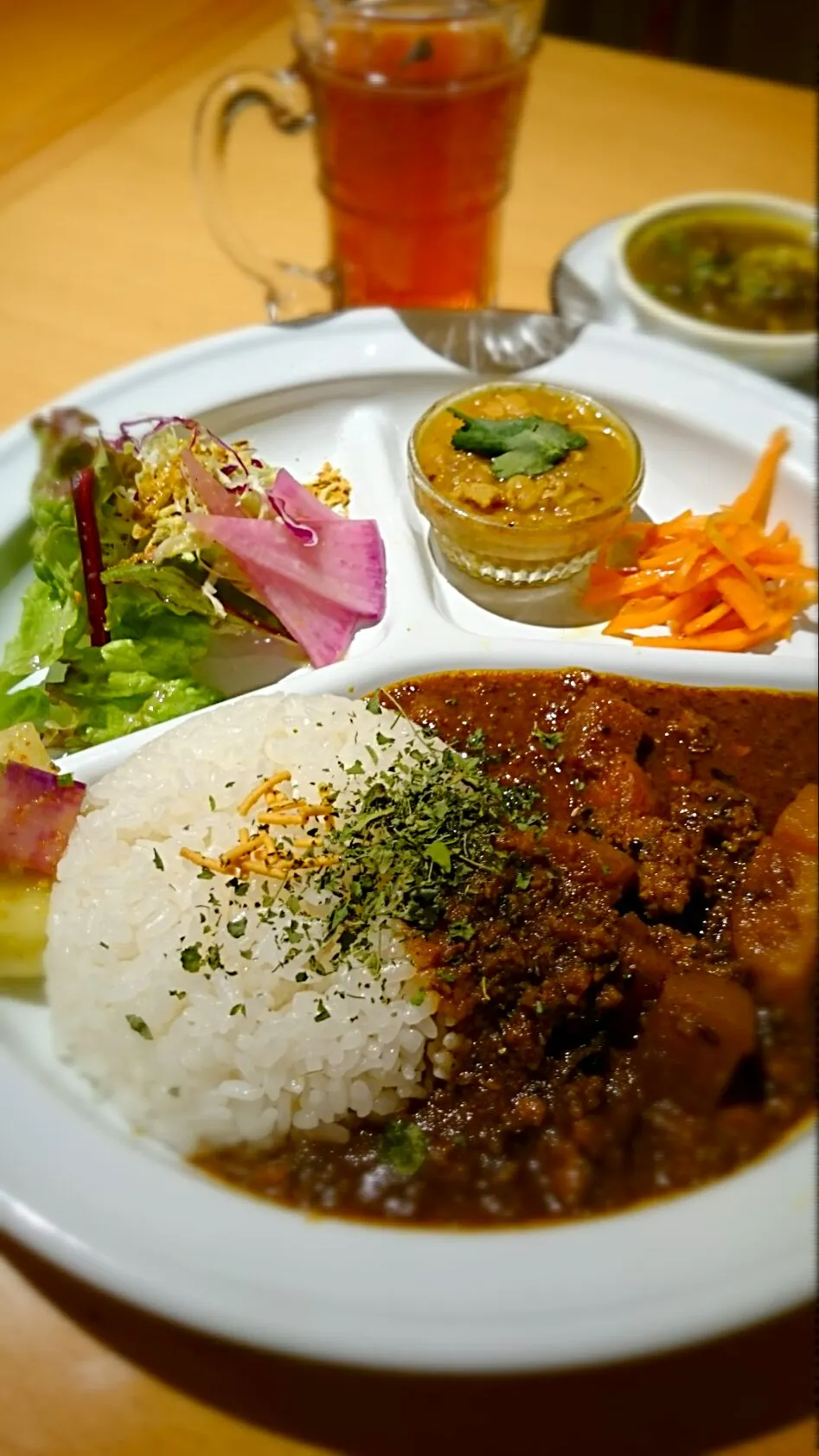 里芋となめこのあっさりカリー
えのきと鶏ひき肉、レンズ豆のカリー
スパイシーキーマカレー
人参クミンマリネ
大根のアチャール
塩麹ドレッシングサラダ(ｺﾘｱﾝﾀﾞｰﾅｯﾂがけ)|Izumi Sanoさん