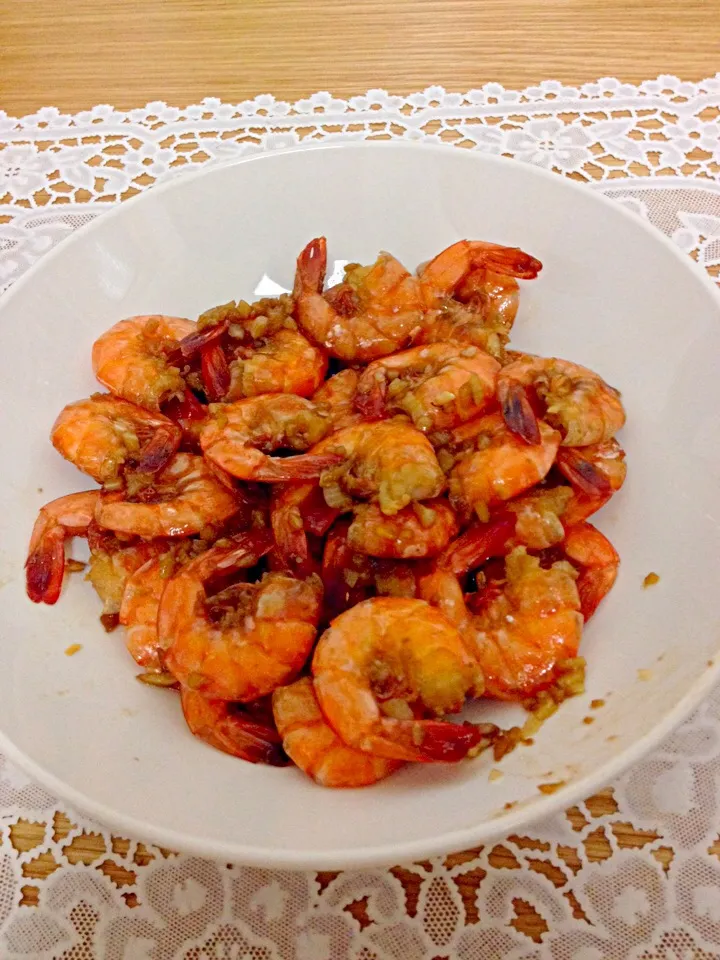 Snapdishの料理写真:Garlic shrimp|Mio Abeさん