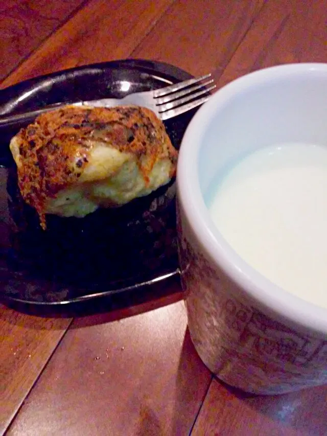 Floss Bread & Melon Milk|Hardian Trianggaさん