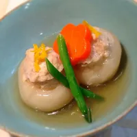 川上千尋さんの料理 風邪っぴきさんの次女が喜ぶかな？蕪の肉詰め餡掛け