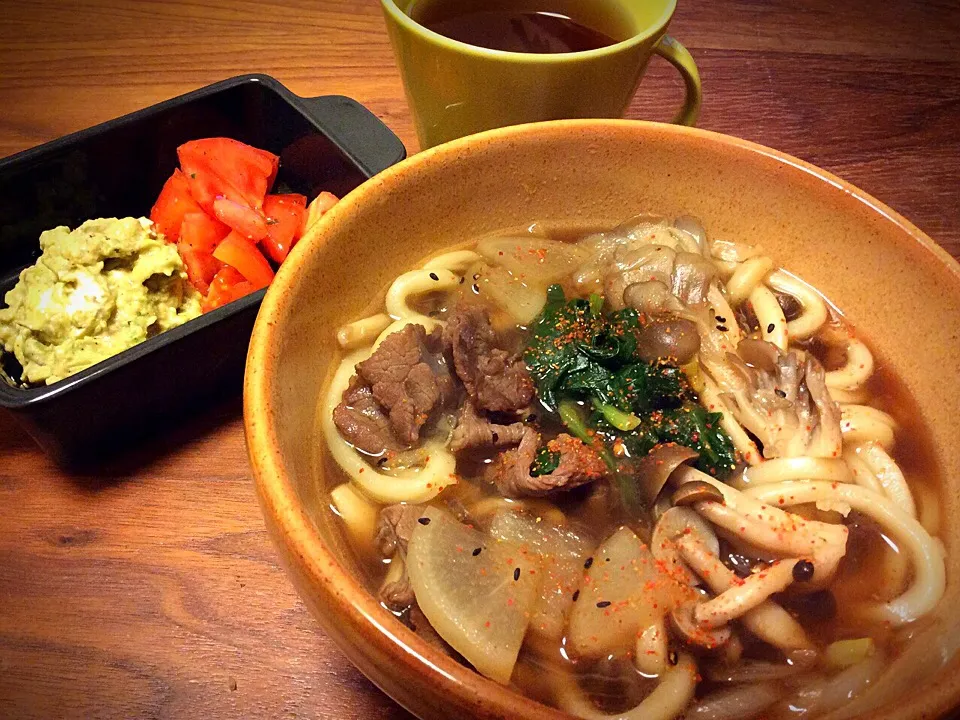 Snapdishの料理写真:牛肉とキノコの煮込みうどん、アボカドとクリームチーズ、トマトマリネ 2015.2.2|キラ姫さん