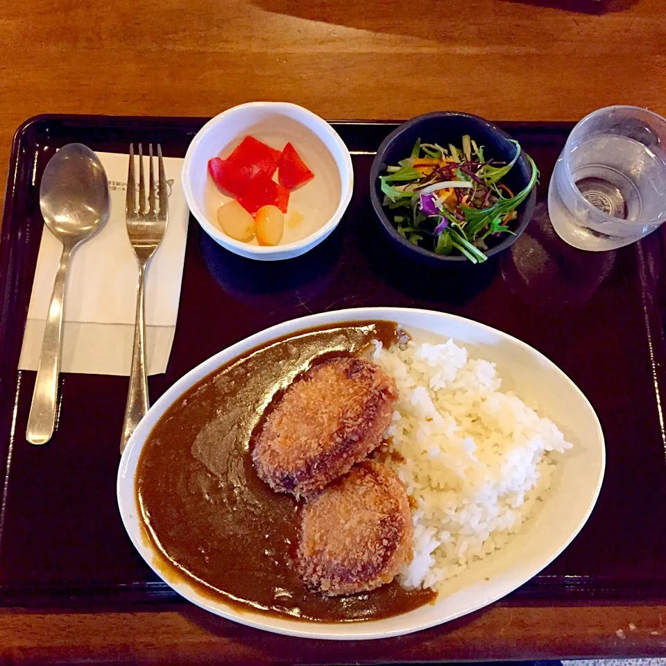 Snapdishの料理写真:石垣牛コロッケカレー|みずきてぃ(･ω･＊さん