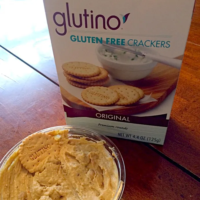 Hummus and Gluten Free Crackers💫|Sweet and Prettyさん