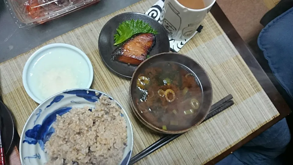 大根おろし＆ぶりの醤油漬け＆ワカメの味噌汁|まぐろさん