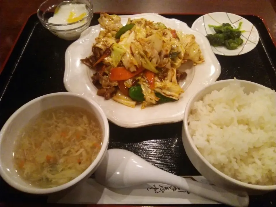 京華閣の回鍋肉定食、680円。|東京ライオンズさん